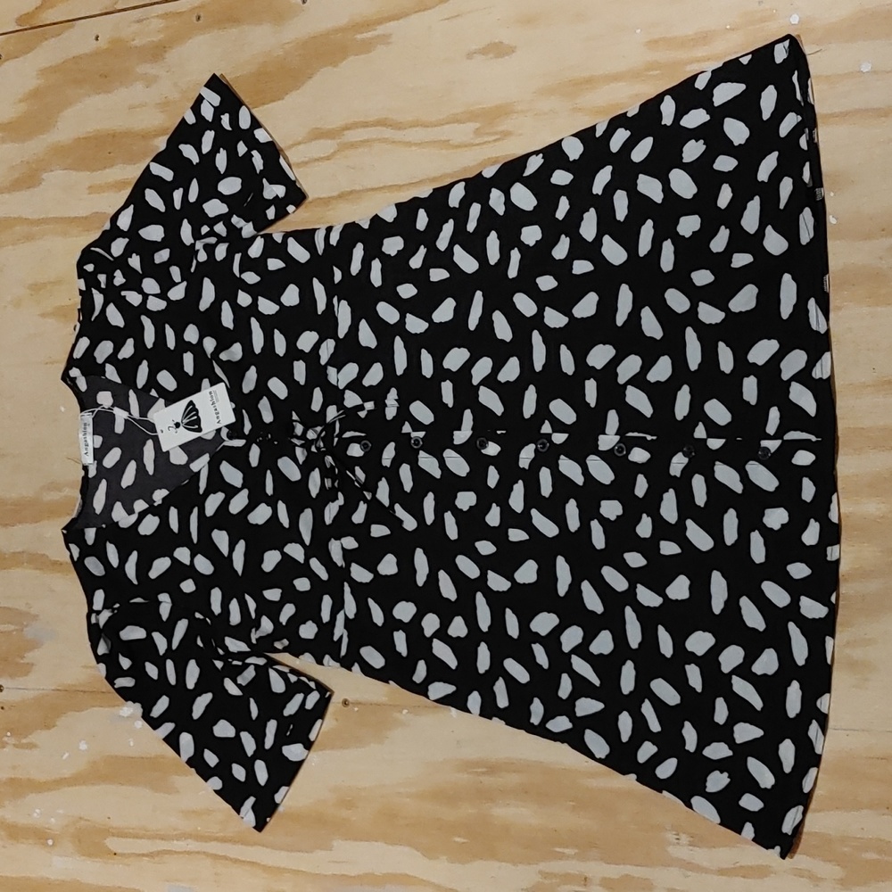 #4. Angashion Black & White Dress Small